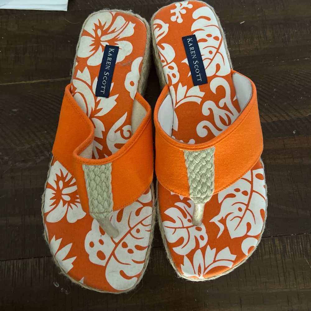 Karen Scott Orange and White Floral Sandals 7M New